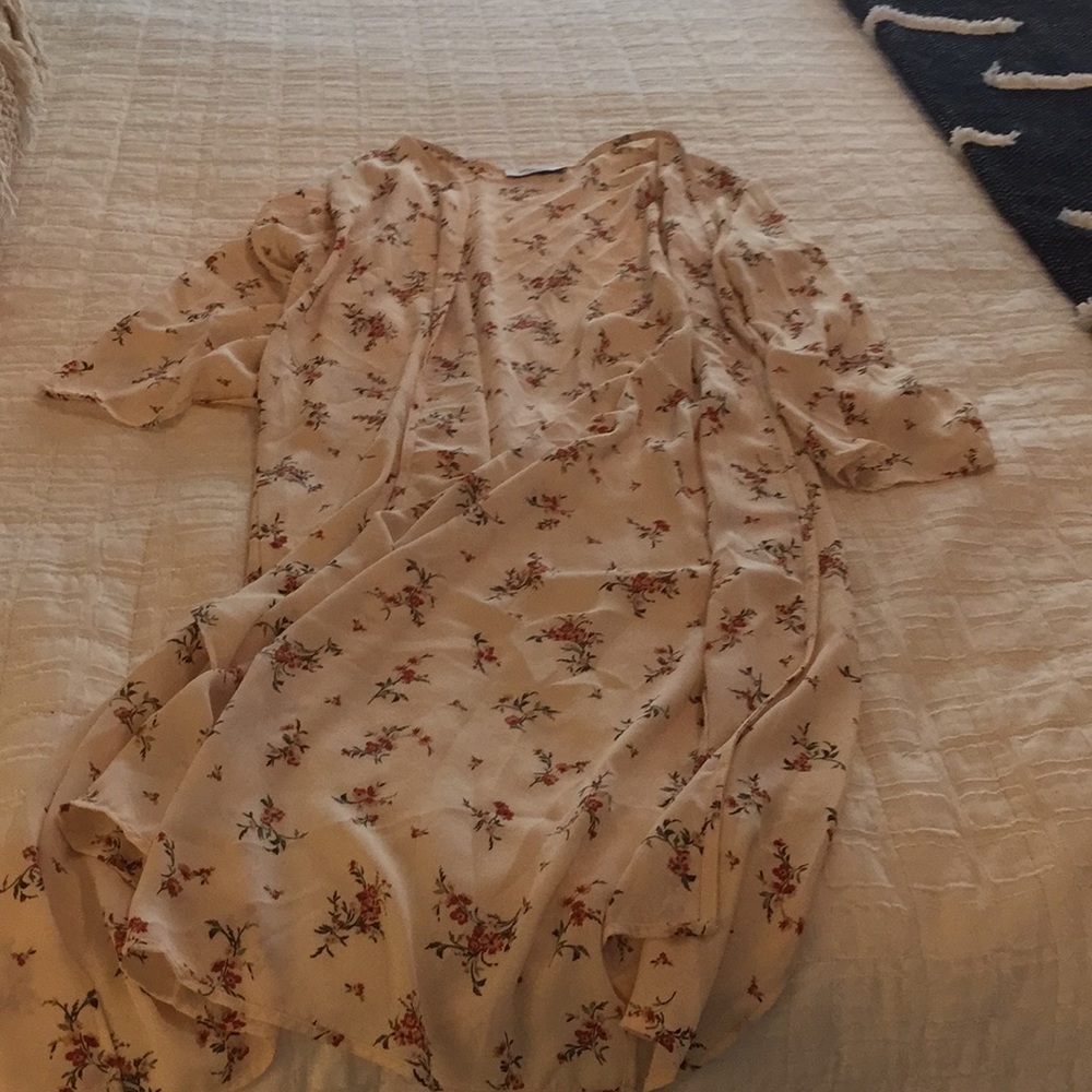 Carly Jean Los Angeles Amber Kimono